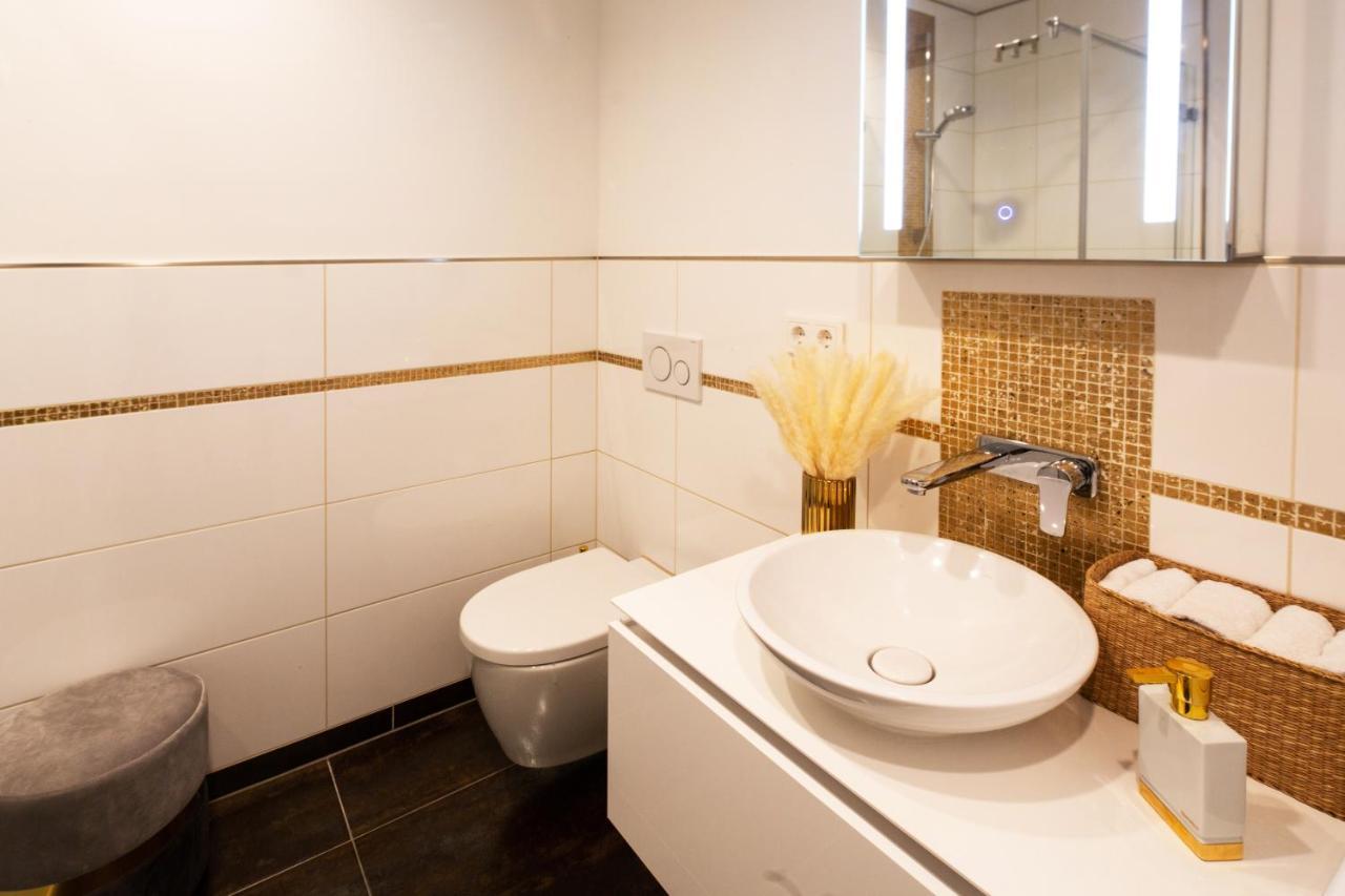 Gaestezimmer In Dresden Mit Dach-Terrasse, Wohnbereich Und Kueche Lejlighed Eksteriør billede