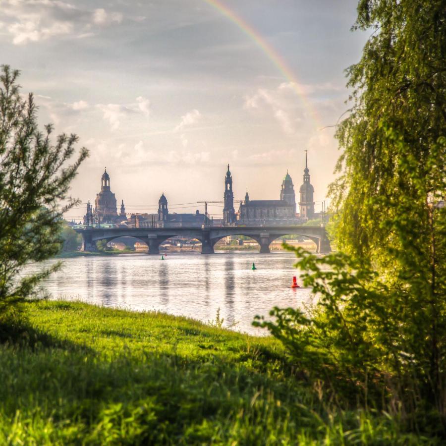 Gaestezimmer In Dresden Mit Dach-Terrasse, Wohnbereich Und Kueche Lejlighed Eksteriør billede